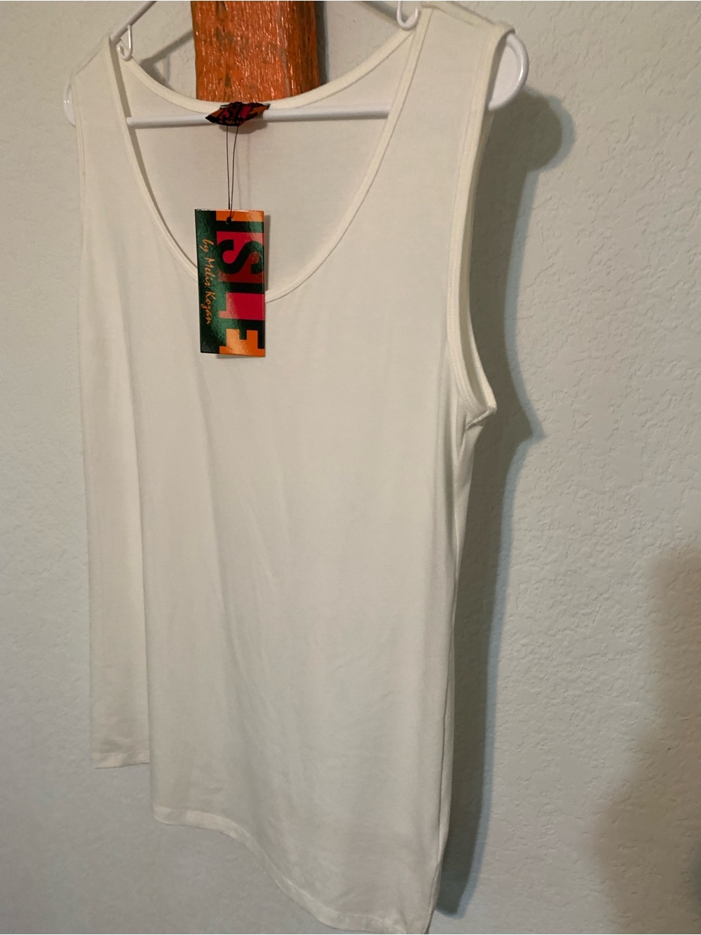 Cream Scoop Neck Sleeveless Tank Top